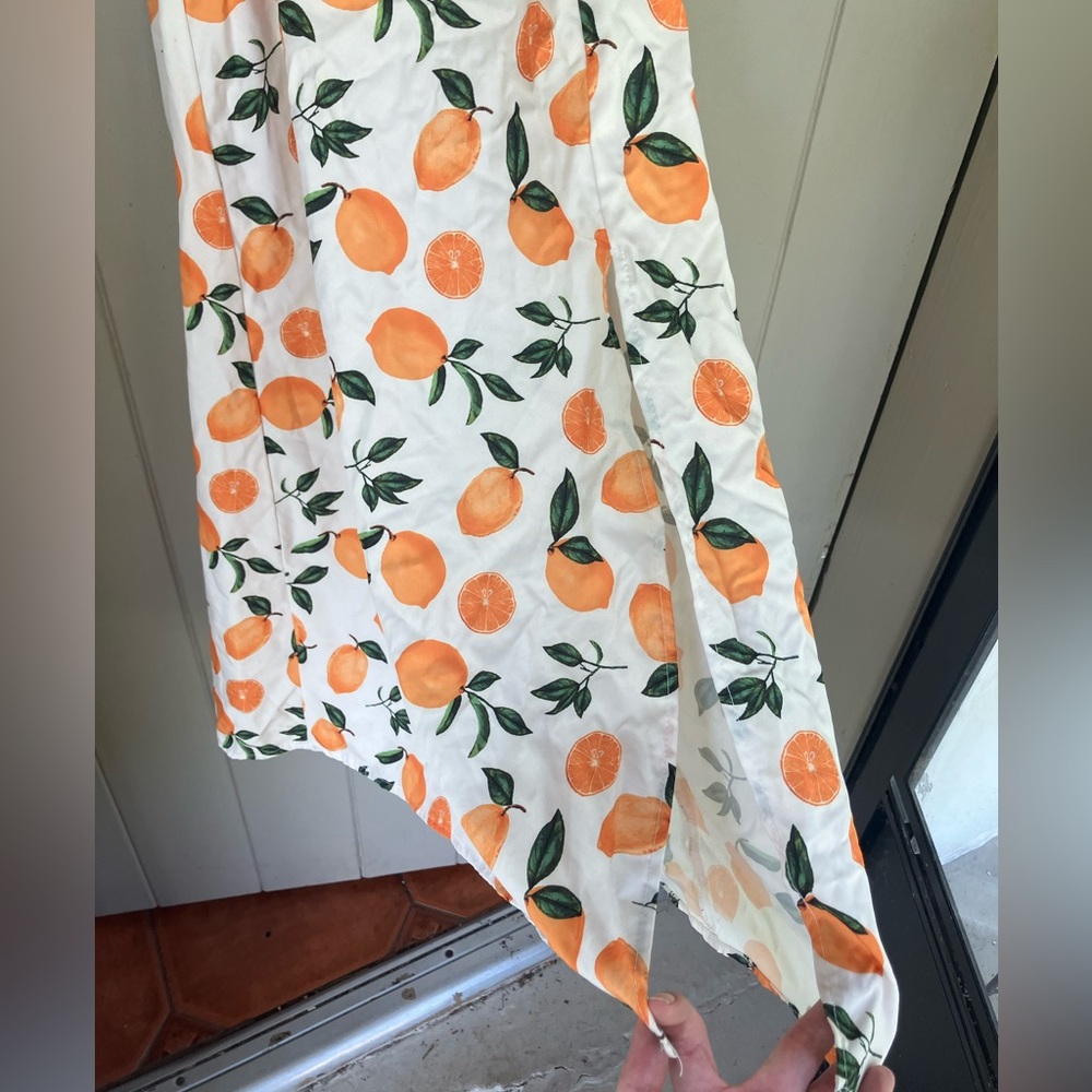 Structured pin up style dress with lemons and oranges - Picture 5 of 6